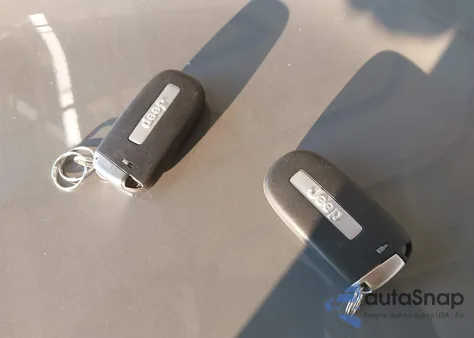 2023 Jeep Cherokee Altitude Lux 4X4 z USA, uszkodzony, nr VIN 1C4PJMMB1PD105454